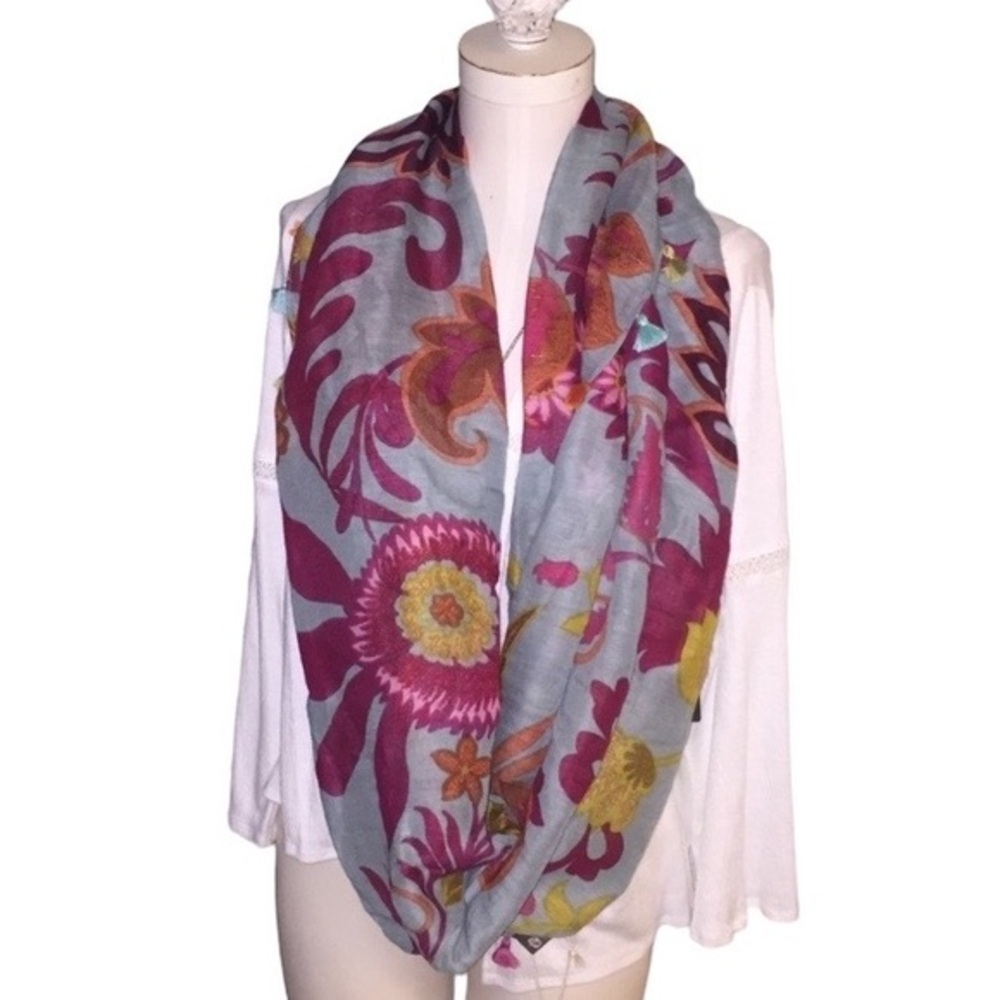 Spartina 449 Infinity Scarf with Tassels Indian Flower  - NWT Retired Pattern
